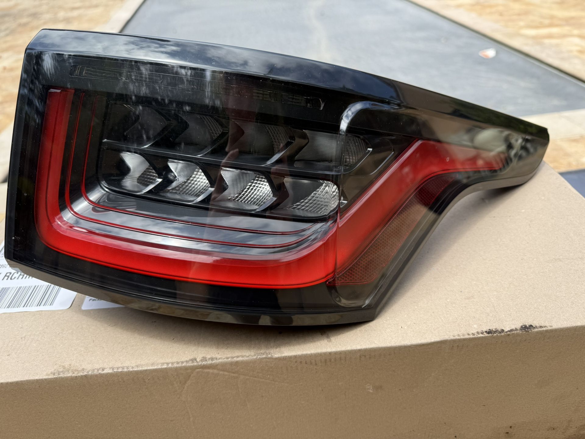 Land Range Rover Sport L494 Right Tail Lamp Taillight OEM 2018-2022 SLIGHTLY USED