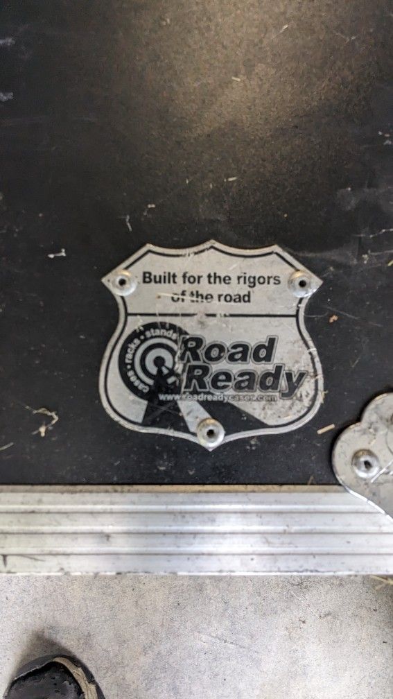 Road Ready Universal 19" Mixer Case with Rack Rails