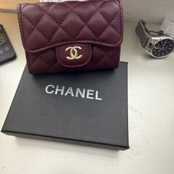 New  Compact  Burgundy/gold Wallet With Box 