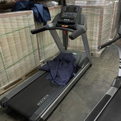 Treadmill Cybex And Star Trac Mint Condition Comercial Heavy Duty