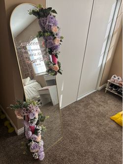 CUSTOMIZED ENTRANCE MIRROR FOR PARTIES