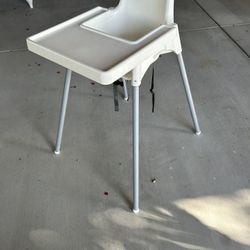 Plastic highchair