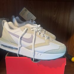 Nike Air Max Dawn – Women’s 11.5  / Men’s 10 
