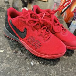 Nike Kids Grade School Kyrie Flytrap II 