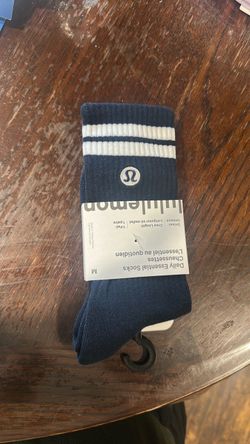 Lululemon essential socks