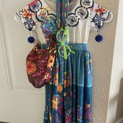 Costume