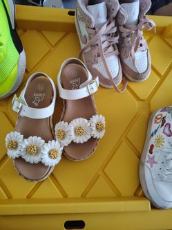Girl shoes