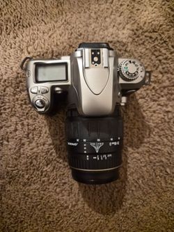 Nixon N 75 camera