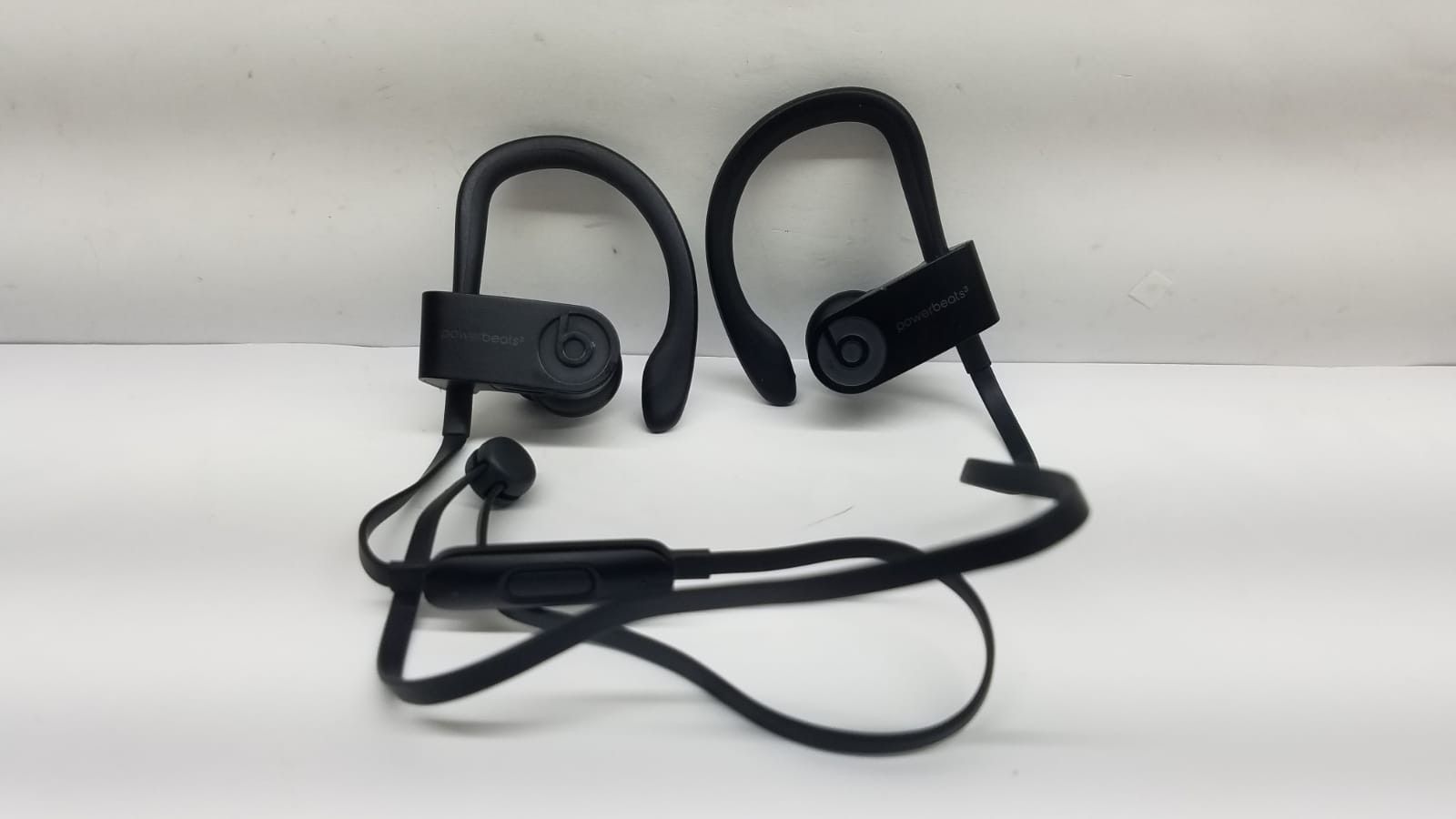 Power Beats 3 Bluetooth headphones, wireless headset, Audifonos inalambricos.