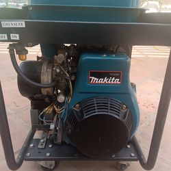 Makita Generator 120/240AC and 12DC