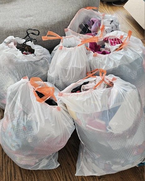 6 Full Garbage Bags Girls Clothing Size 3t-6t Clothes All Seasons Dresses Shirts Pants Jeans
