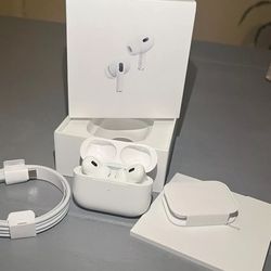 (OPEN TO OFFERS) Apple AirPods Pro 2nd Generation with MagSafe Wireless Charging Case - White