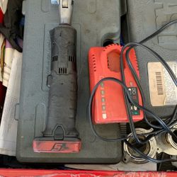 Snap on Electric Ratchet, Battery, And Charger 