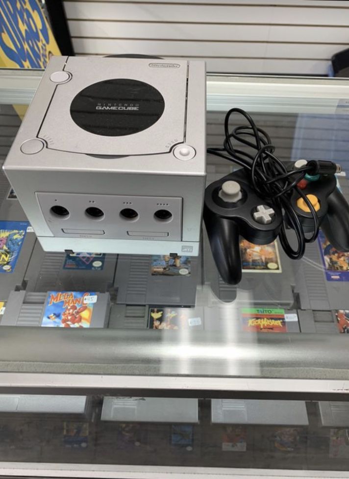 Nintendo GameCube $120 Gamehogs 11am-7pm