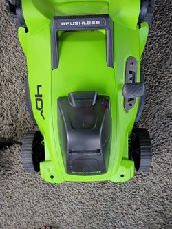 Greenworks 40v lawn mower and weed eater with battery operated