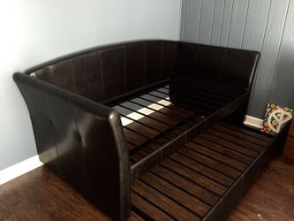 Brand new day bed with trundle!!FREE DELIVERY