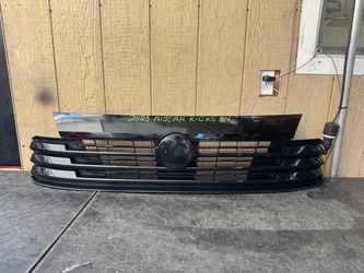 2025 NISSAN KICKS SV FRONT GRILLE OEM USED
