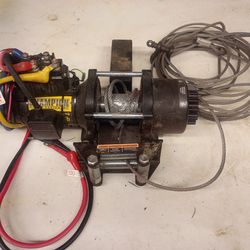 Champion 4500 lbs atv utv winch with plate and cordless remote transmitter