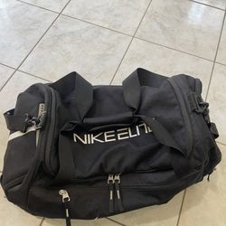 Nike Elite Duffle Bag Gym Bag