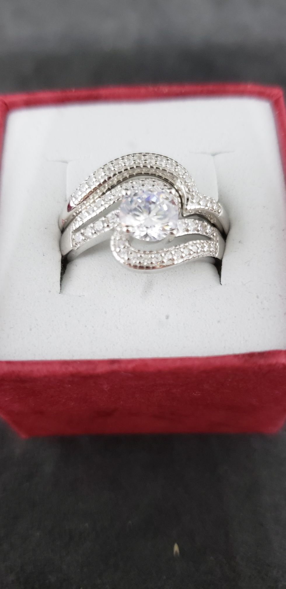 Beautiful wedding ring set