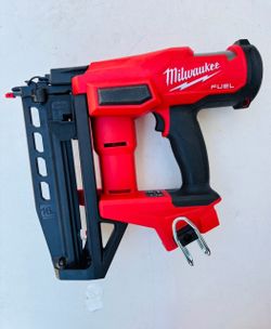 Milwaukee 18V Fuel Cordless 16-Gauge Straight Finish Nailer (TOOL ONLY)