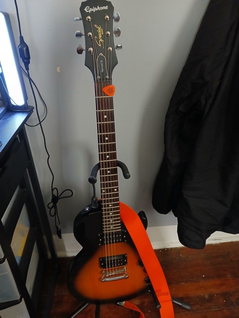 Ephiphone Special With Marshall Amp