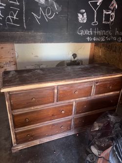 Dresser FREE, PICK UP ONLY
