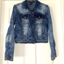 Light Wash Cropped Denim Jacket
