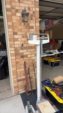 Old-time weight scale