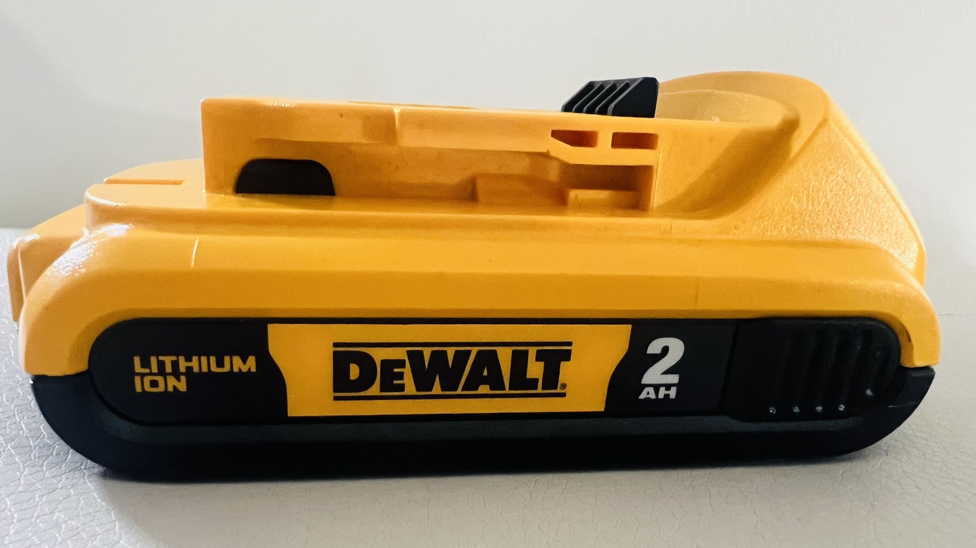 ON SALE NOW 🔥 DEWALT 20V MAX Compact Lithium-Ion 2.0Ah Battery Pack