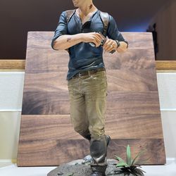 Uncharted Nathan Drake Collectors Statue 
