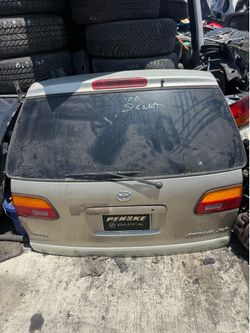Parts 2000 Toyota Sienna Back Door Lift Gate $250