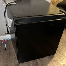 Mini Fridge 