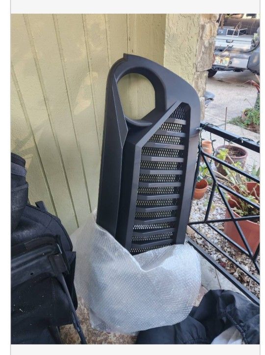 Jeep Wrangler Grill . Never Used