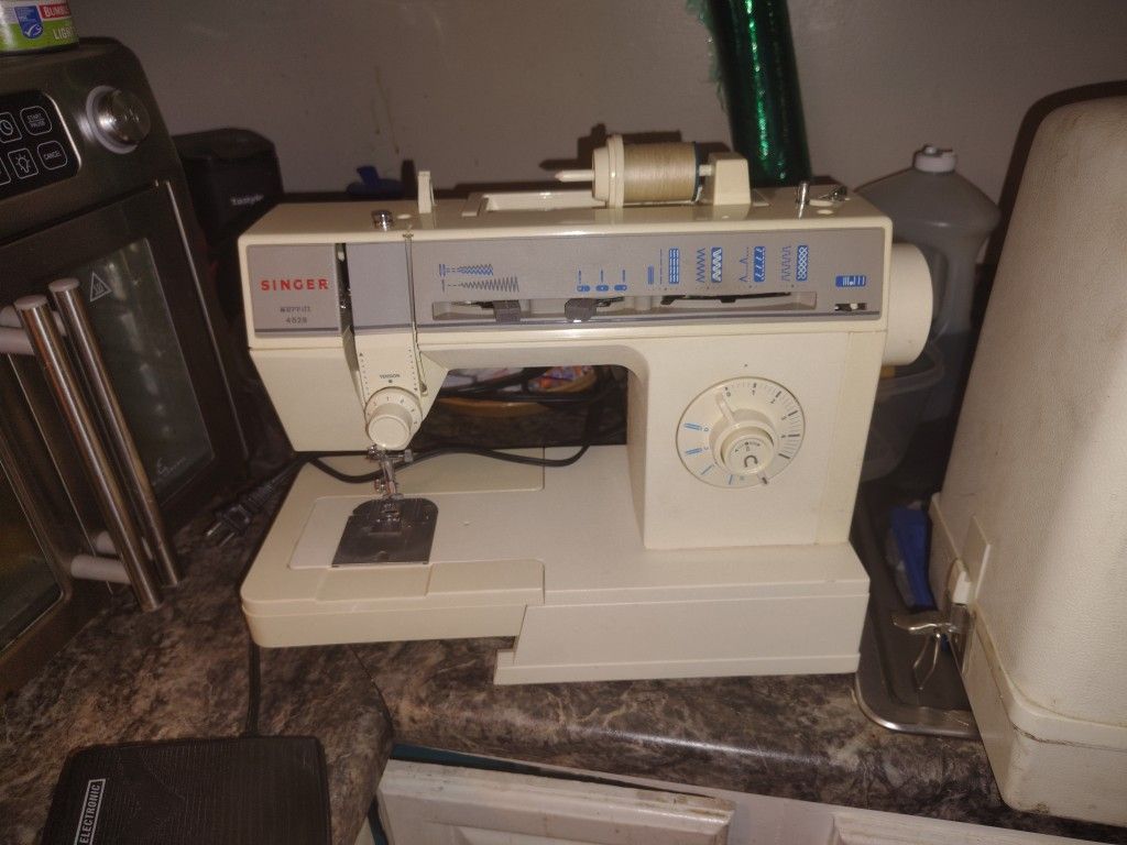 Singer Sewing Machine