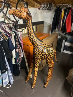 Leather Giraffe 58-inch talk
