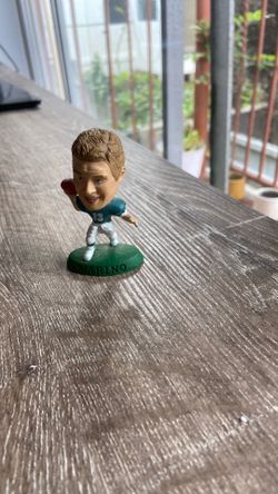 Dan Marino figurine