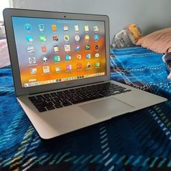 Excellent 13 inch Apple Macbook Air Laptop computer With Intel Core i5 Processor With Programs