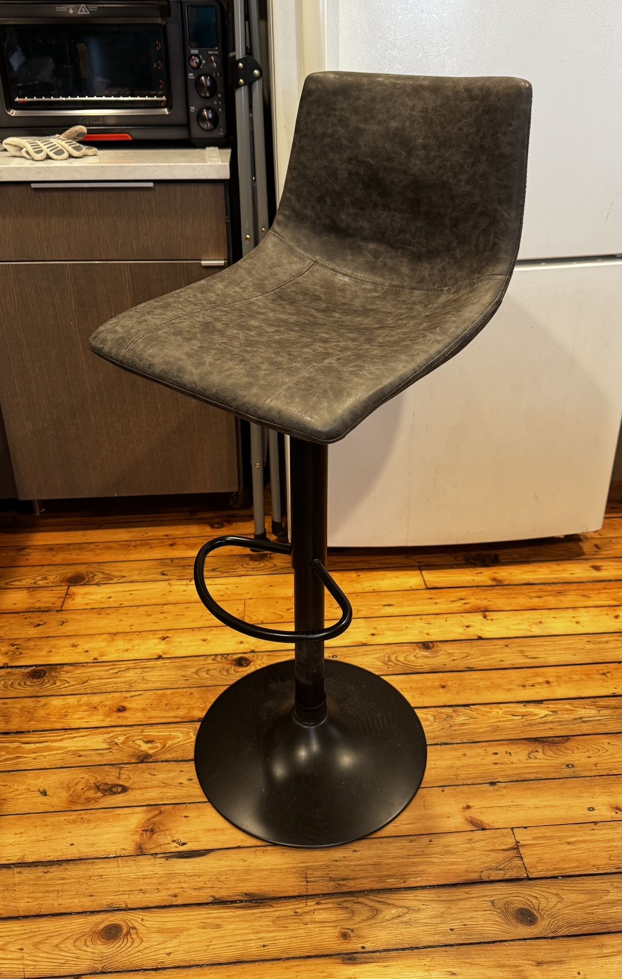 Set of 4 Adjustable Swivel Bar Stools
