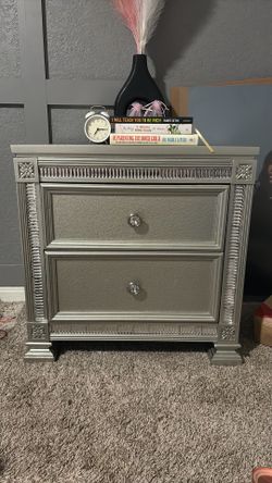 Homelegance Bevelle 2 Drawer Nightstand in Silver