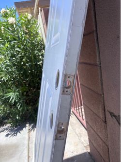 EXTERIOR DOOR/ PUERTA