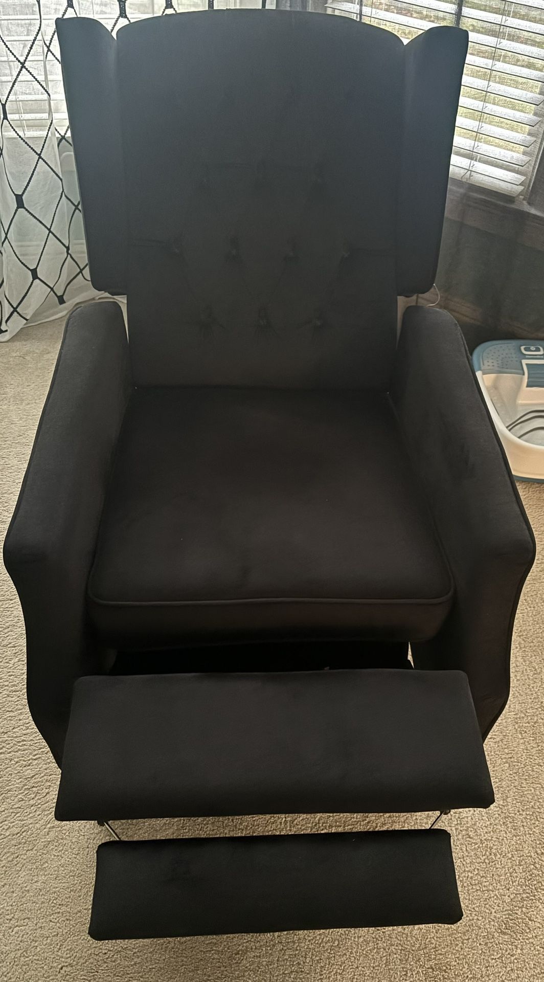 Black Manual Recliner