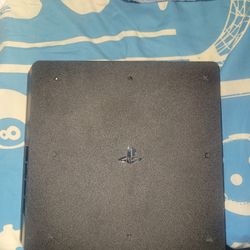 Ps4 And 2 Controllers Whith Cables Good Condition  And 2 Games 