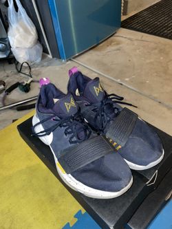 Men's Pg 1's "The Bait"