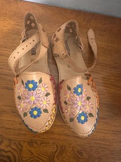 New Artesanias D’Alex Mexican Leather Huarache Sandals Embroidered Floral Size 5