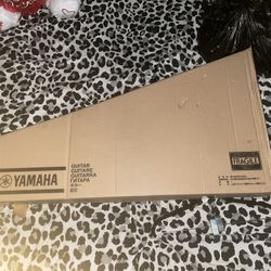 Yahama Acoustic Guitar 