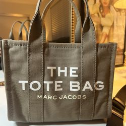 Marc Jacob’s The Tote Bag 