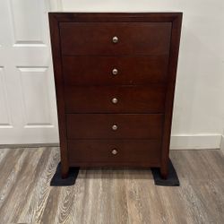 Drower Chest 