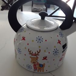 TEM-TATIONS  2.3-QT. ENAMEL ON STEEL  HOLIDAY TEA KETTLE 
