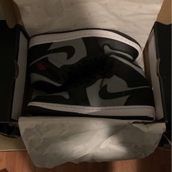 Jordan 1 Mid Gym Grey 